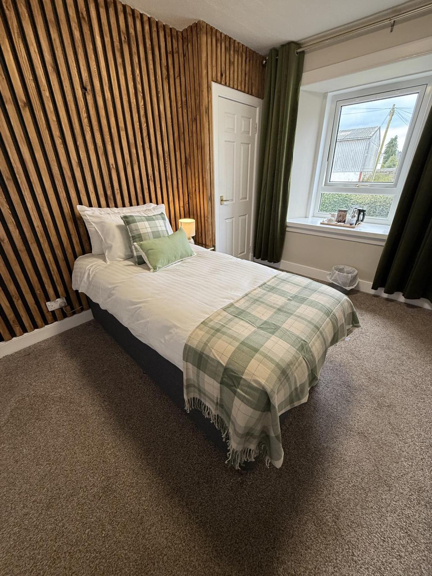 The Glendevon Hotel Auchterarder Oda fotoğraf