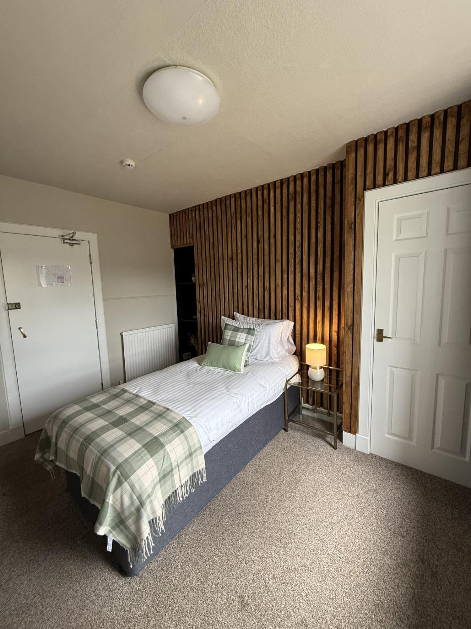 The Glendevon Hotel Auchterarder Oda fotoğraf